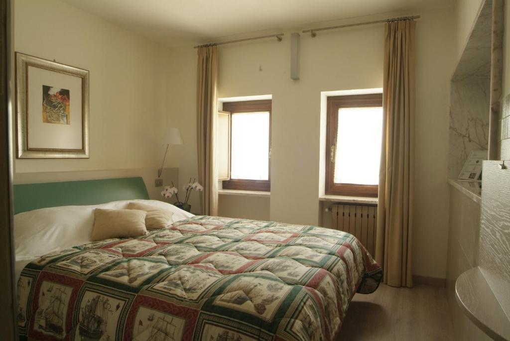 Chambres D'Hotes Nuits De Reve Roisan Room photo